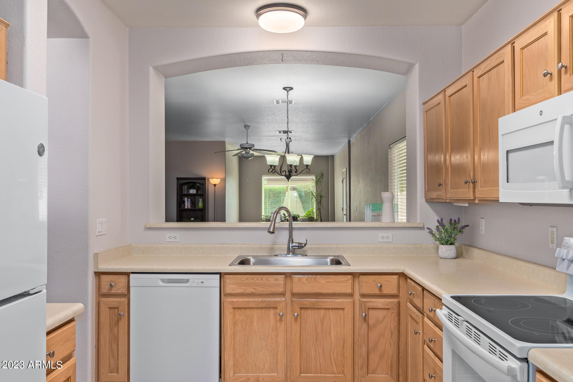 11065 West Marco Polo Road Sun City, AZ 85373 - Photo 19 of 56 Bright and Inviting