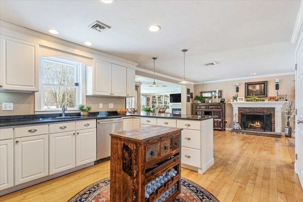 58 Misty Meadow Road Pembroke, MA 02359 - Photo 8 of 41