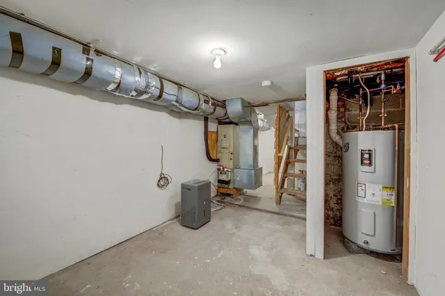 a view of a storage & utility room