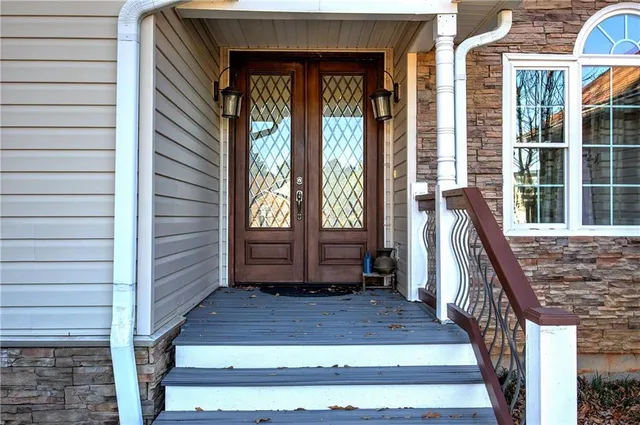 a view of front door and porch