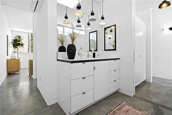 $2,199,000 | 1121 Abbot Kinney Boulevard, Unit 3, Venice, CA 90291