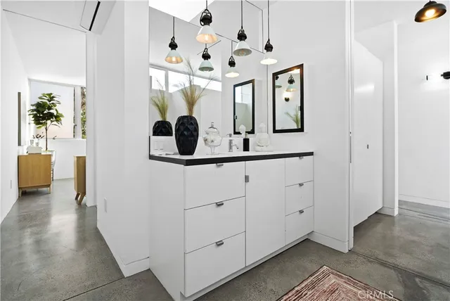 $2,199,000 | 1121 Abbot Kinney Boulevard, Unit 3, Venice, CA 90291