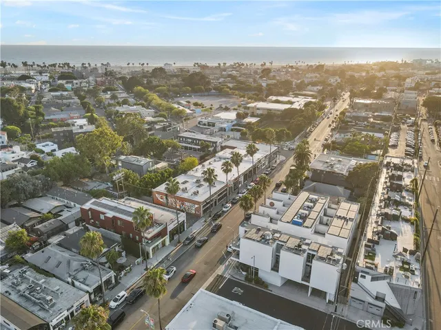 $2,199,000 | 1121 Abbot Kinney Boulevard, Unit 3, Venice, CA 90291
