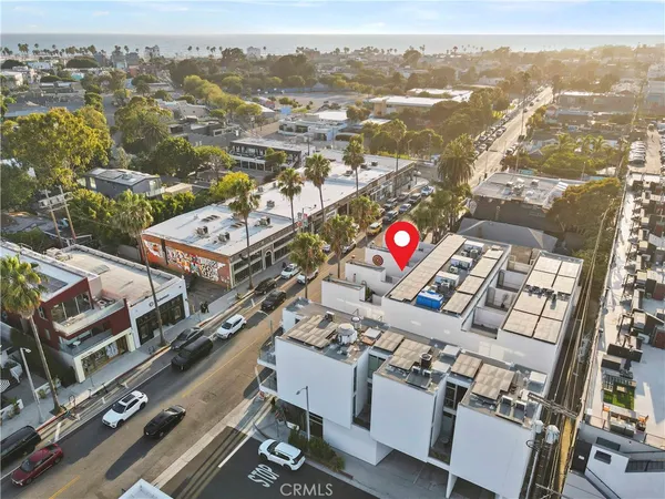 $2,199,000 | 1121 Abbot Kinney Boulevard, Unit 3, Venice, CA 90291