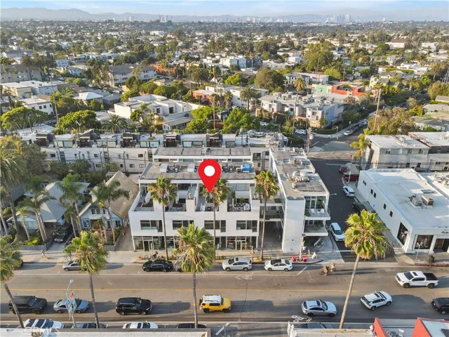 $2,199,000 | 1121 Abbot Kinney Boulevard, Unit 3, Venice, CA 90291