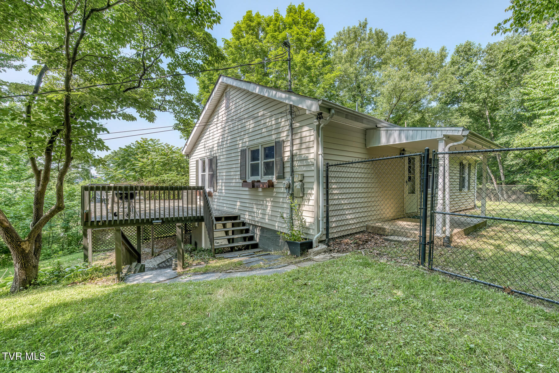 240 Watson Road Bristol, TN 37620 - Photo 3 of 41 240 Watson Rd-3