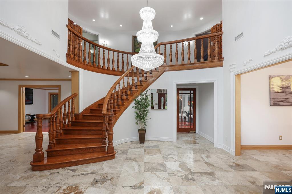 91 Chestnut Ridge Road Saddle River, NJ 07458 - Photo 5 of 50 a view of entryway