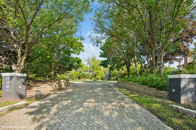 $10,500 | 2305 Tennyson Lane, Highland Park, IL 60035