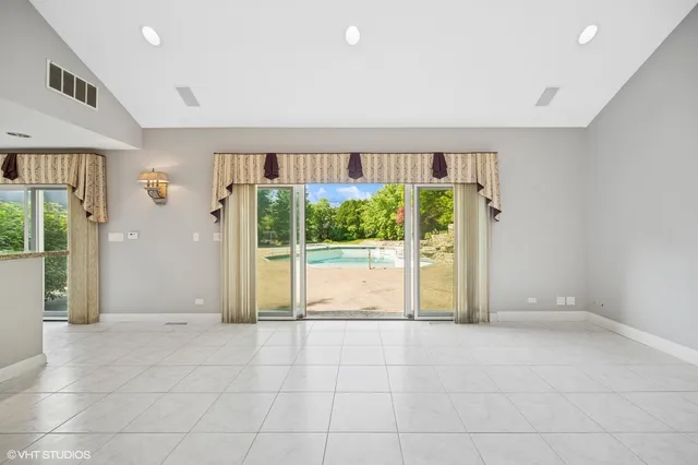 $10,500 | 2305 Tennyson Lane, Highland Park, IL 60035