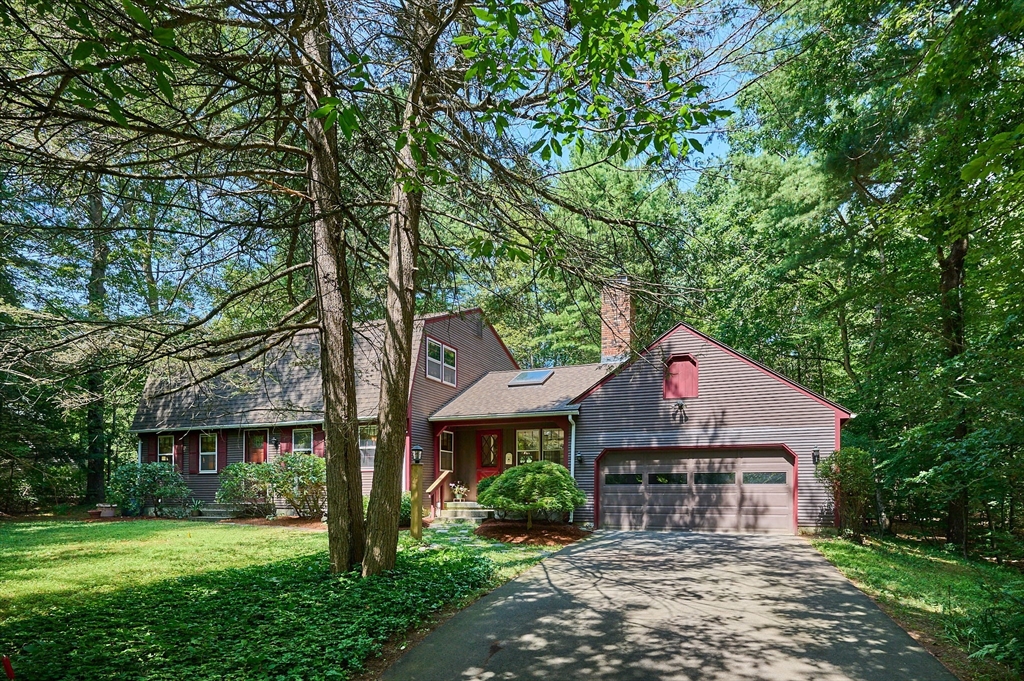 127 Pomeroy Meadow Road Southampton, MA 01073 - Photo 1 of 42 Gallery Image 1