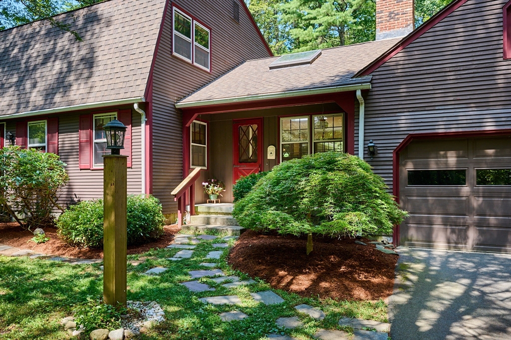 127 Pomeroy Meadow Road Southampton, MA 01073 - Photo 3 of 42 Gallery Image 3