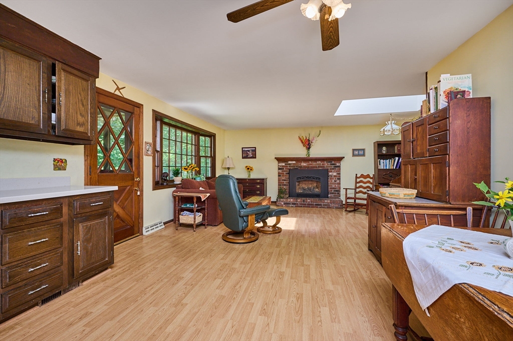 127 Pomeroy Meadow Road Southampton, MA 01073 - Photo 9 of 42 Gallery Image 9