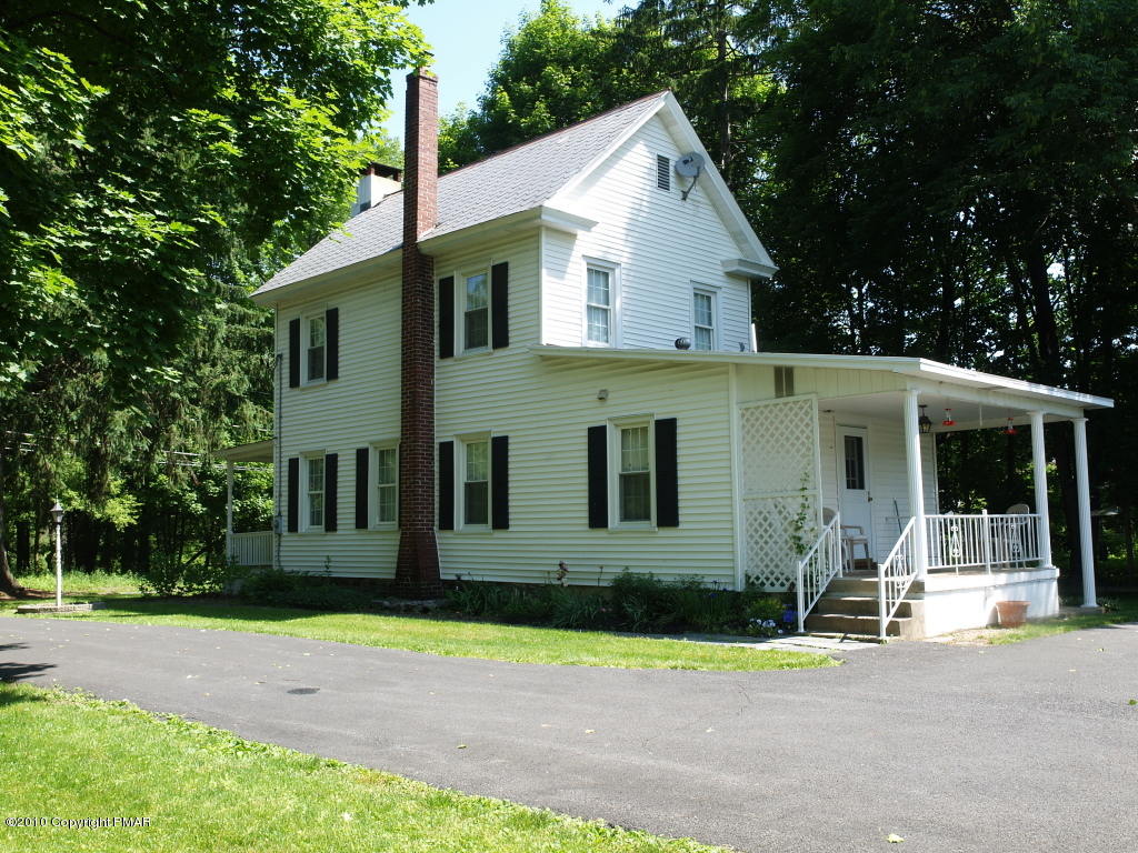 1530 Cherry Valley Road Stroudsburg, PA 18360 - Photo 1 of 21 Main house