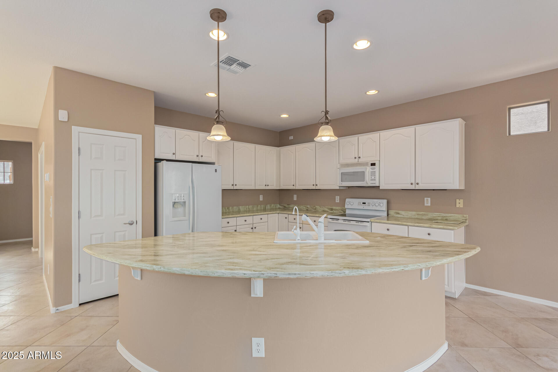 42432 Abbey Road Maricopa, AZ 85138 - Photo 6 of 72 06 Kitchen