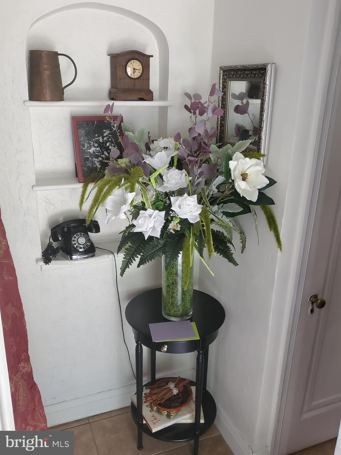 22 Summerfield Road Baltimore, MD 21207 - Photo 3 of 31 Lovely entry