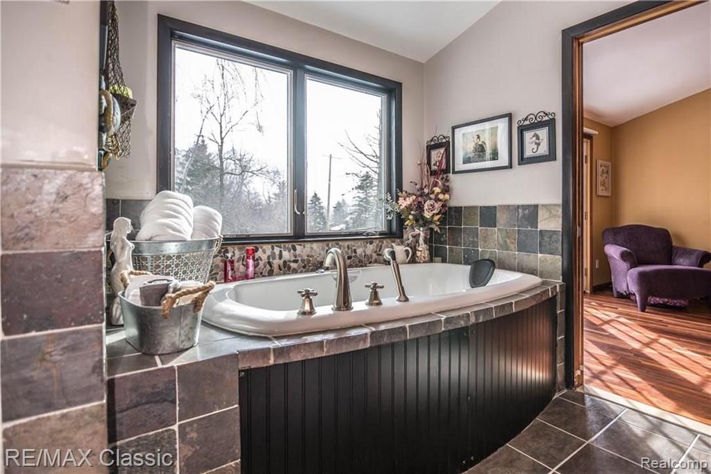 18510 Ridge Road Northville, MI 48168 - Photo 39 of 55