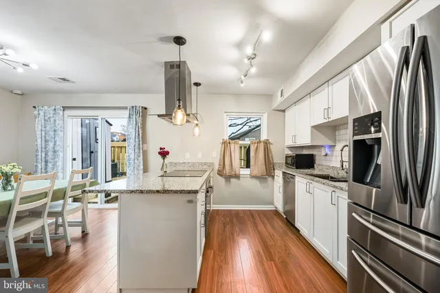 $359,900 | 9514 Hagel Circle, Unit 3/C, Lorton, VA 22079