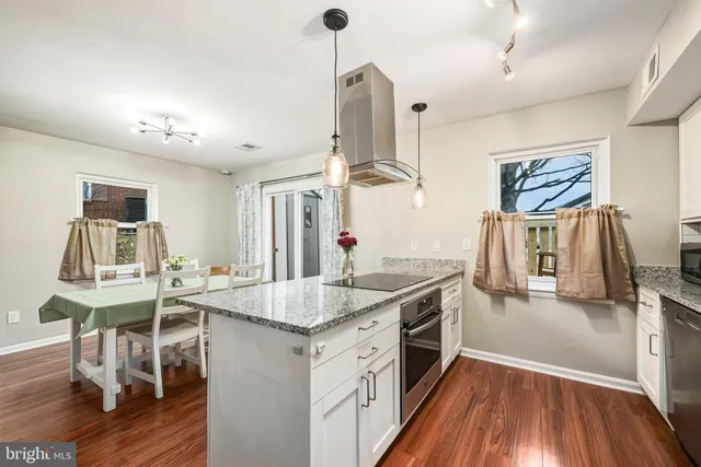 $359,900 | 9514 Hagel Circle, Unit 3/C, Lorton, VA 22079