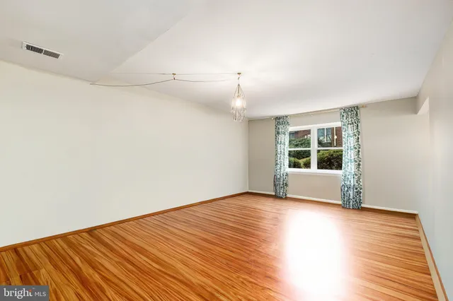 $359,900 | 9514 Hagel Circle, Unit 3/C, Lorton, VA 22079