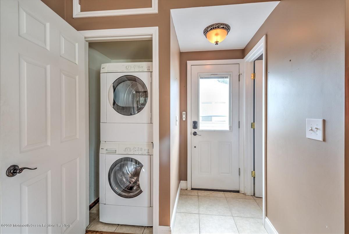 703 Chesapeake Drive Forked River, NJ 08731 - Photo 21 of 29 04-FOYER_LAUNDRY