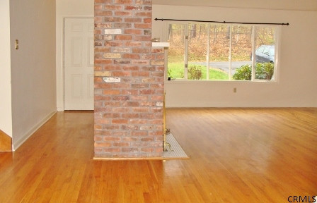 196 Forts Ferry Road Colonie, NY 12110 - Photo 5 of 25 Photo 5