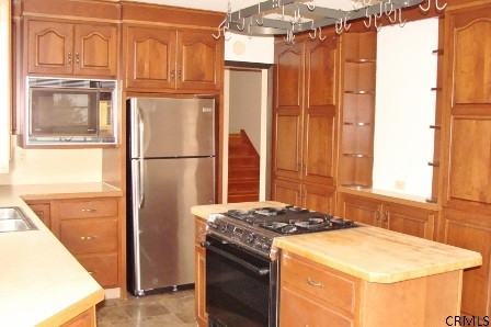 196 Forts Ferry Road Colonie, NY 12110 - Photo 7 of 25 Photo 7