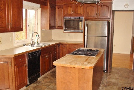 196 Forts Ferry Road Colonie, NY 12110 - Photo 8 of 25 Photo 8