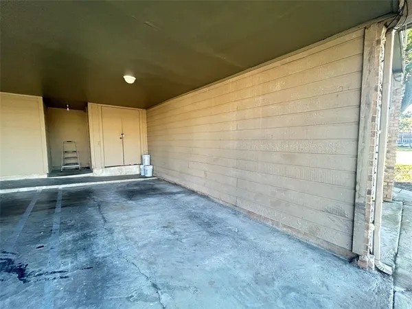$1,500 | 6509 Hickock Drive, Unit 2C, Fort Worth, TX 76116