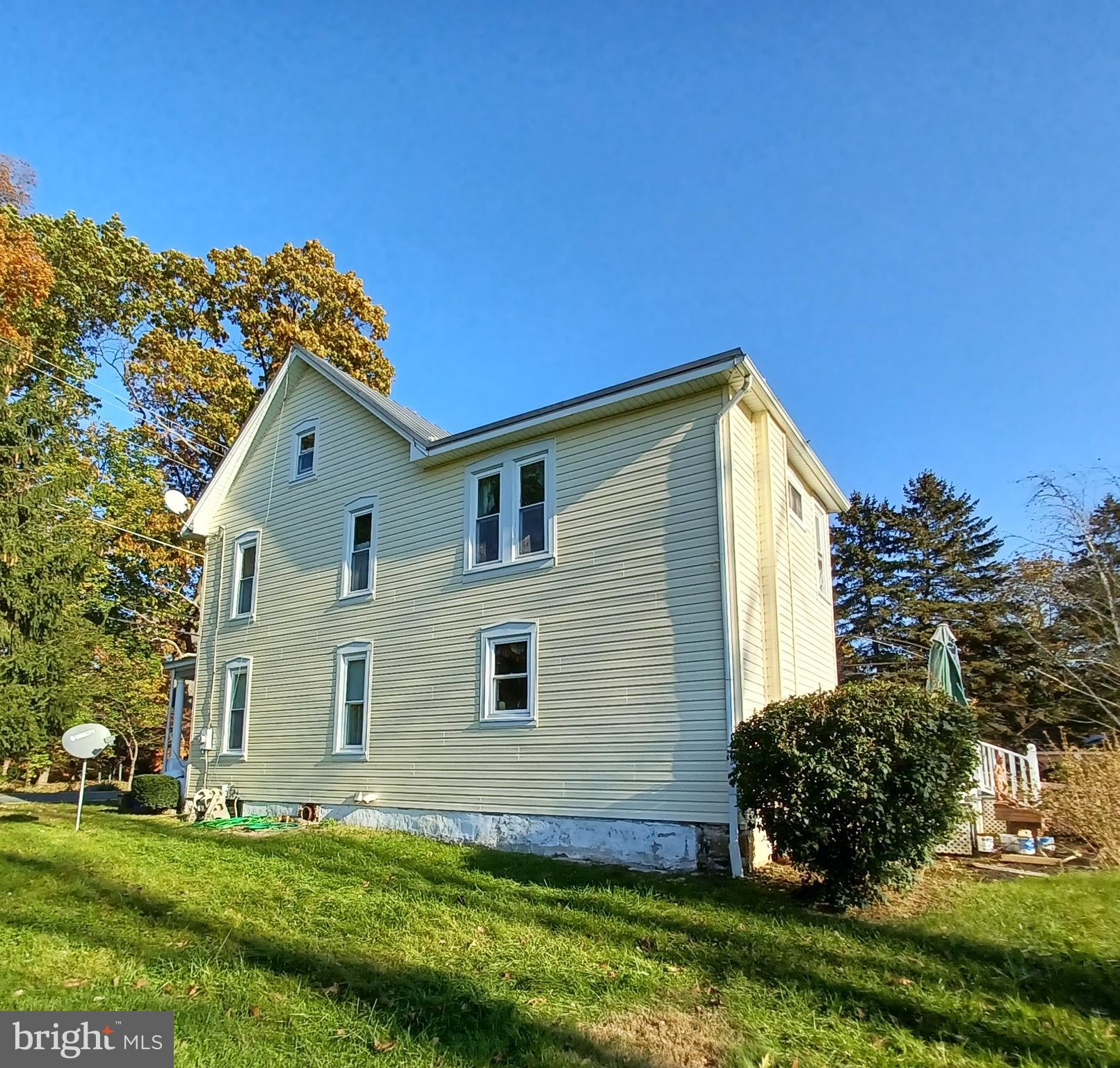 174 Niantic Road Barto, PA 19504 - Photo 29 of 35 West side good siding, lots of light and air!