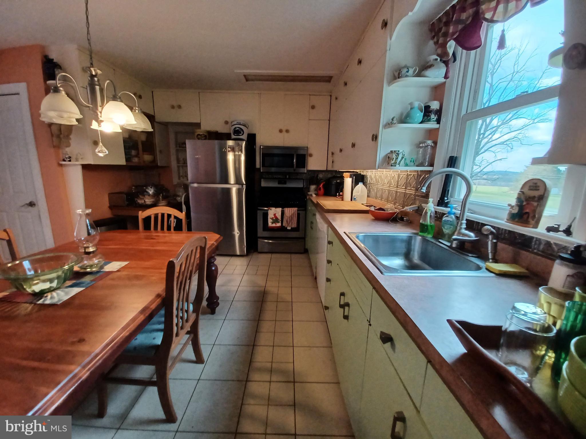 174 Niantic Road Barto, PA 19504 - Photo 9 of 35 Counters go on forever and window over the sink