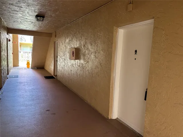 $1,700 | 10790 North Kendall Drive, Unit C15, Miami, FL 33176