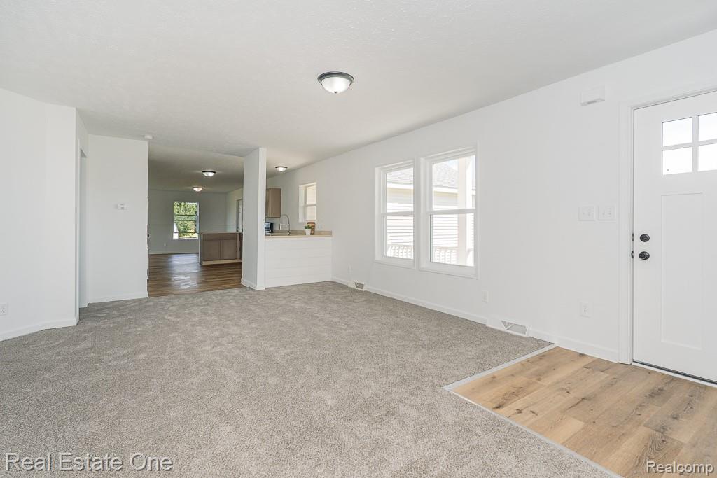 10185 North Genesee Road Mount Morris, MI 48458 - Photo 3 of 30