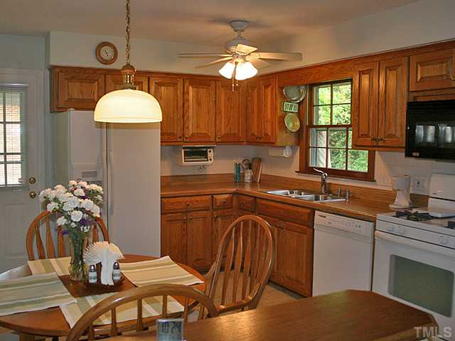 1803 Fountain Ridge Road Chapel Hill, NC 27517 - Photo 6 of 24