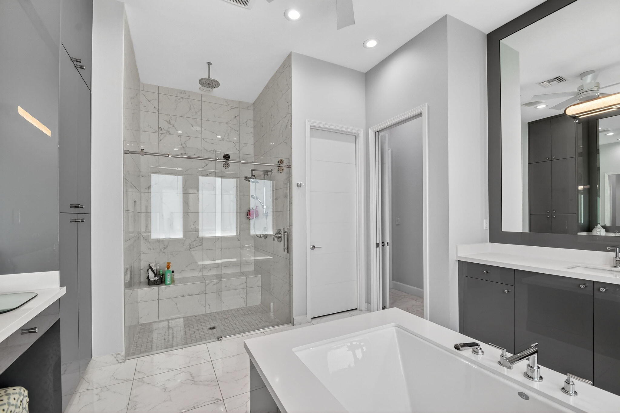 9193 Seahorse Bay Drive Boynton Beach, FL 33473 - Photo 53 of 70 Primary Bathroom