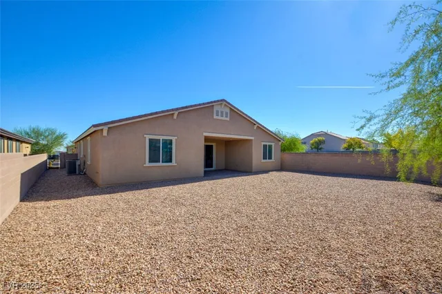 $2,950 | 4001 Pink Magnolia Court, Las Vegas, NV 89129