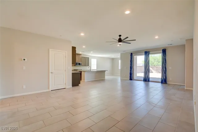 $2,950 | 4001 Pink Magnolia Court, Las Vegas, NV 89129