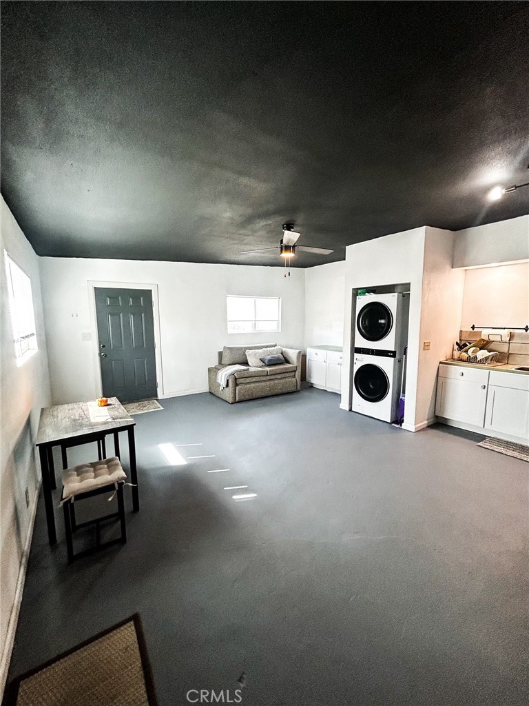 2139 Thomas Drive Blythe, CA 92225 - Photo 3 of 9 a living room with furniture and a table