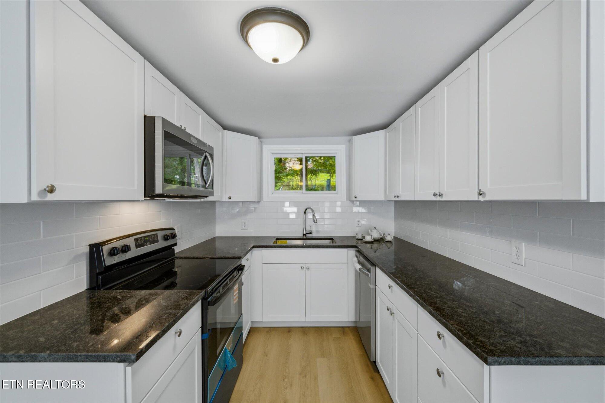 100 Delaware Avenue Oak Ridge, TN 37830 - Photo 7 of 27 09-100-Delaware-Ave-Oak-Ridge-TN-9