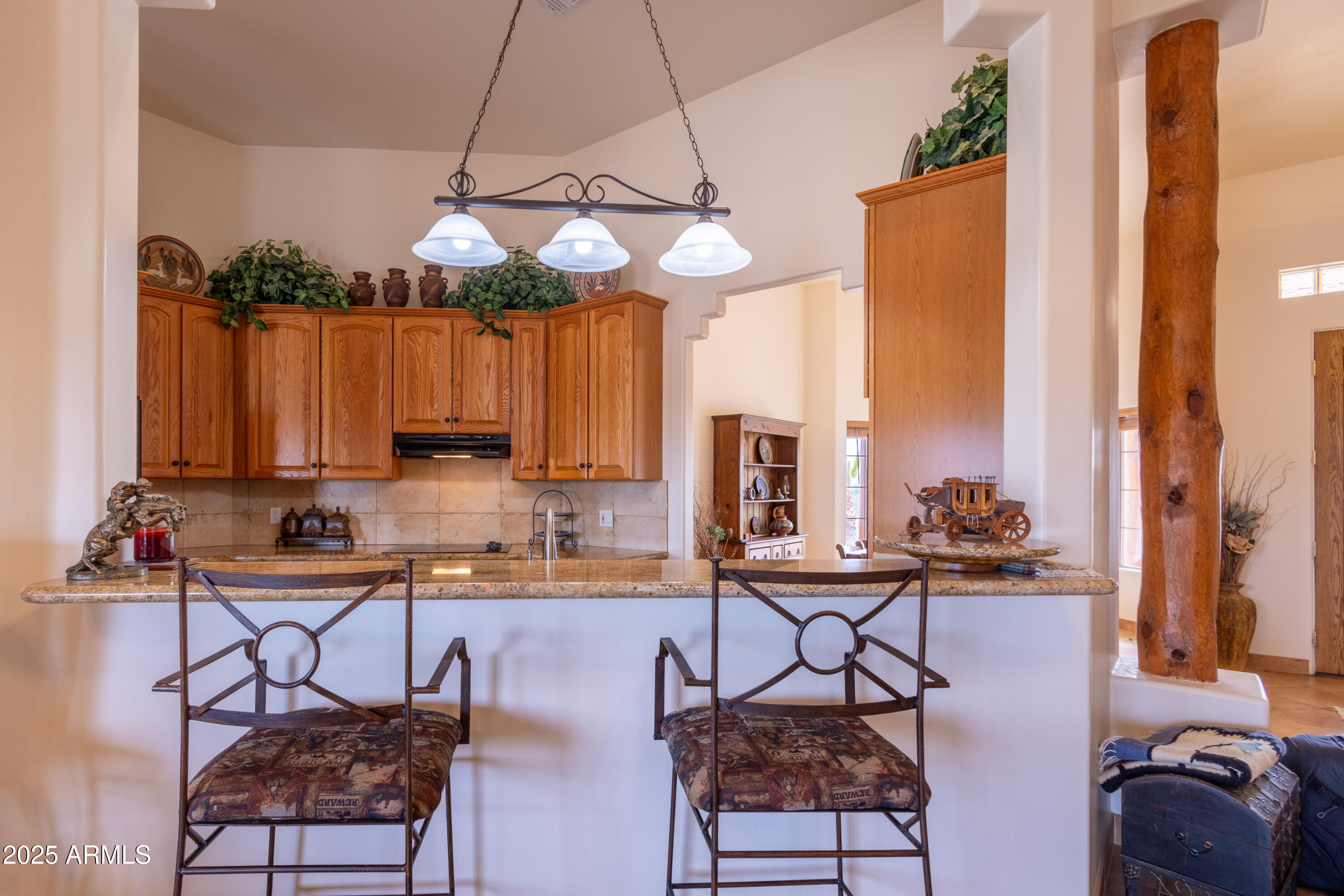 21600 Date Creek Road Wickenburg, AZ 85390 - Photo 12 of 50 Breakfast Bar