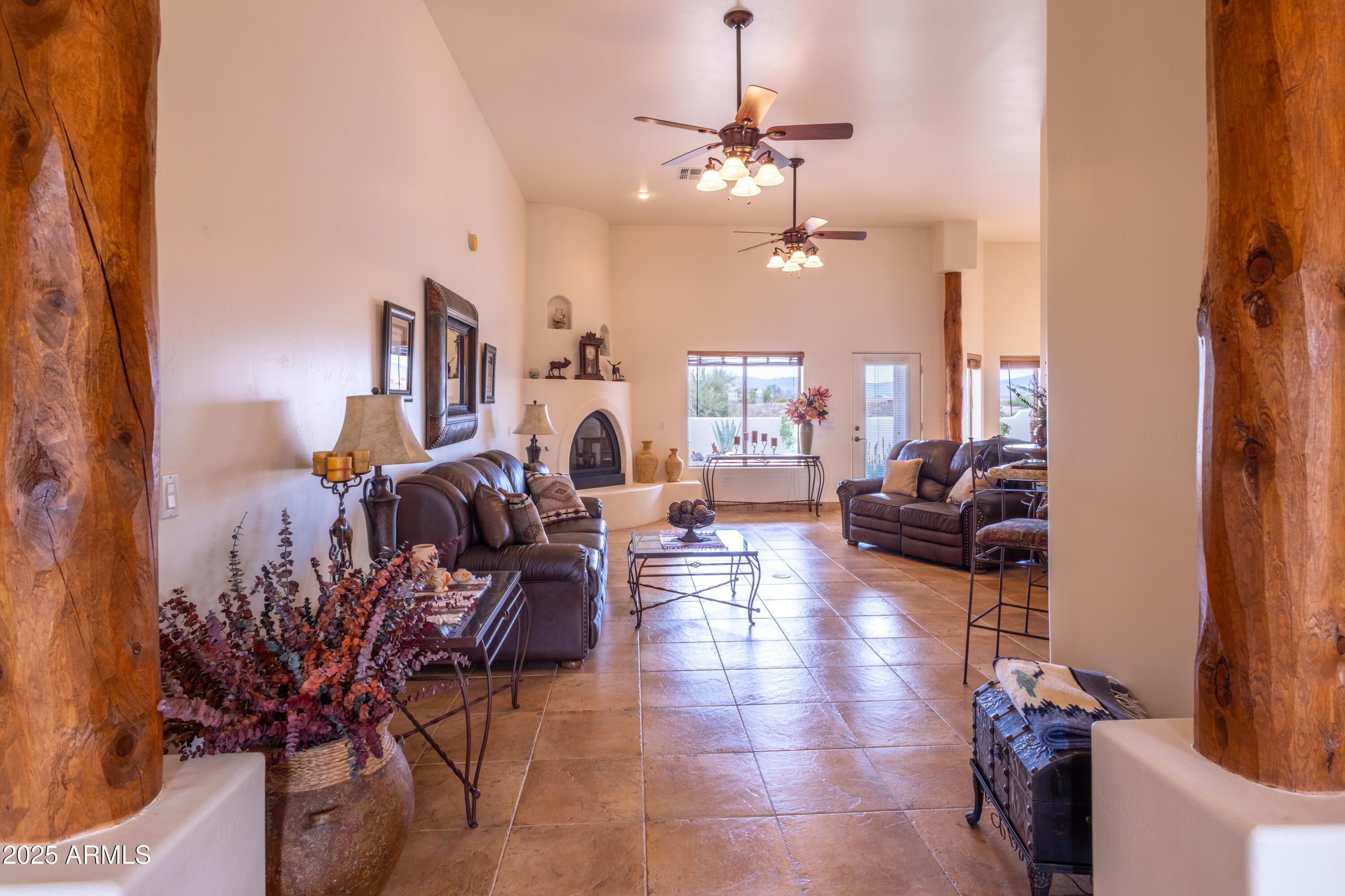 21600 Date Creek Road Wickenburg, AZ 85390 - Photo 15 of 50 Greatroom