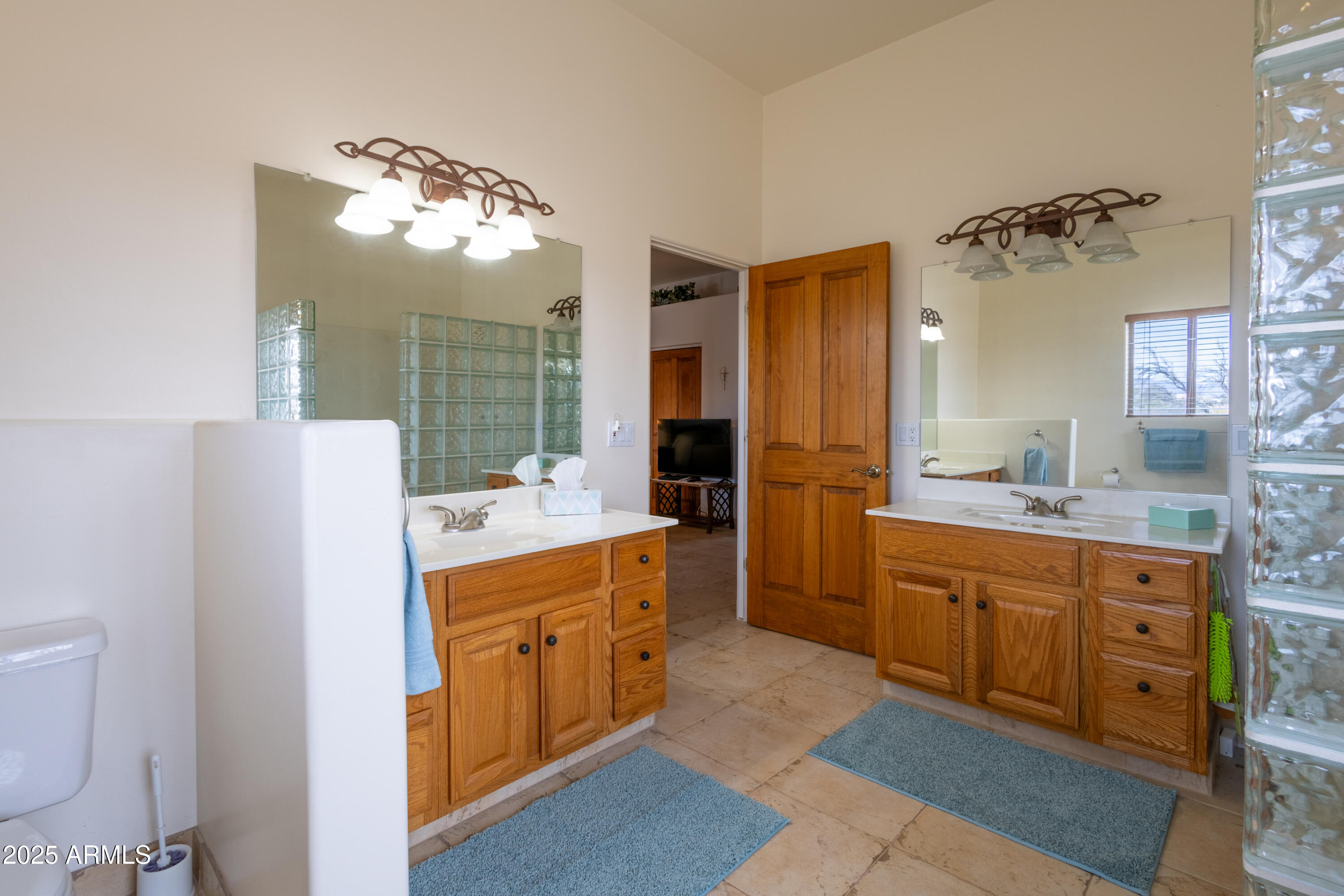 21600 Date Creek Road Wickenburg, AZ 85390 - Photo 29 of 50 Primary Bathroom