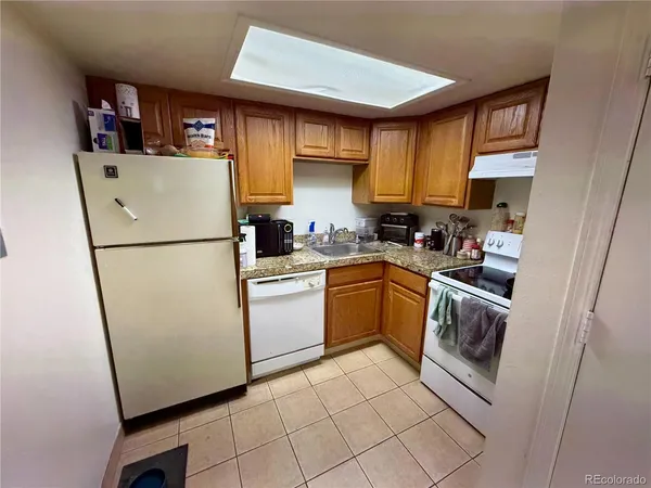 $1,395 | 17003 East Tennessee Drive, Unit 207, Aurora, CO 80017
