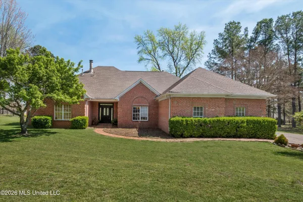 $399,900 | 650 Fairway Drive, Hernando, MS 38632