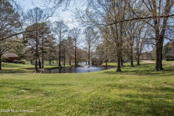 $399,900 | 650 Fairway Drive, Hernando, MS 38632