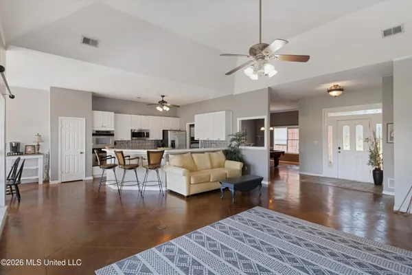 $399,900 | 650 Fairway Drive, Hernando, MS 38632