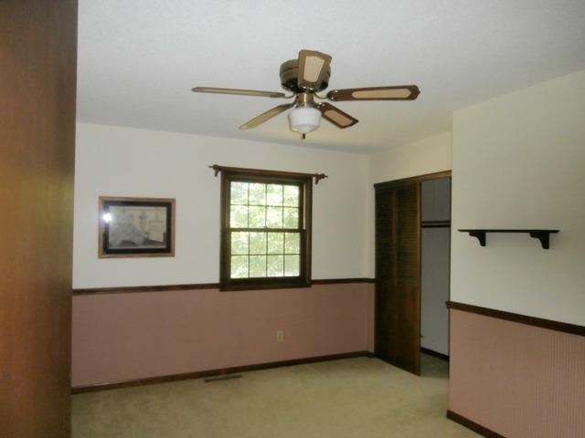 863 Riverside Drive Dixon, IL 61021 - Photo 2 of 15