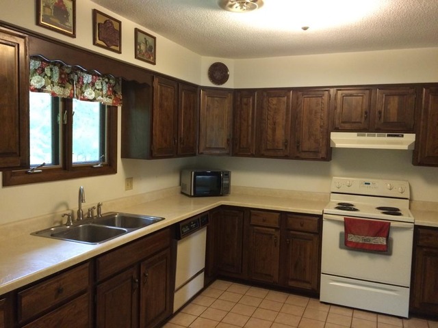 863 Riverside Drive Dixon, IL 61021 - Photo 3 of 15