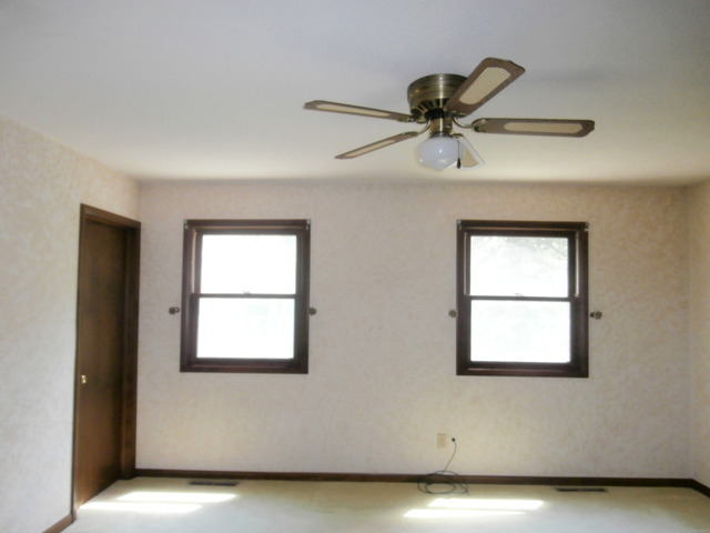 863 Riverside Drive Dixon, IL 61021 - Photo 7 of 15