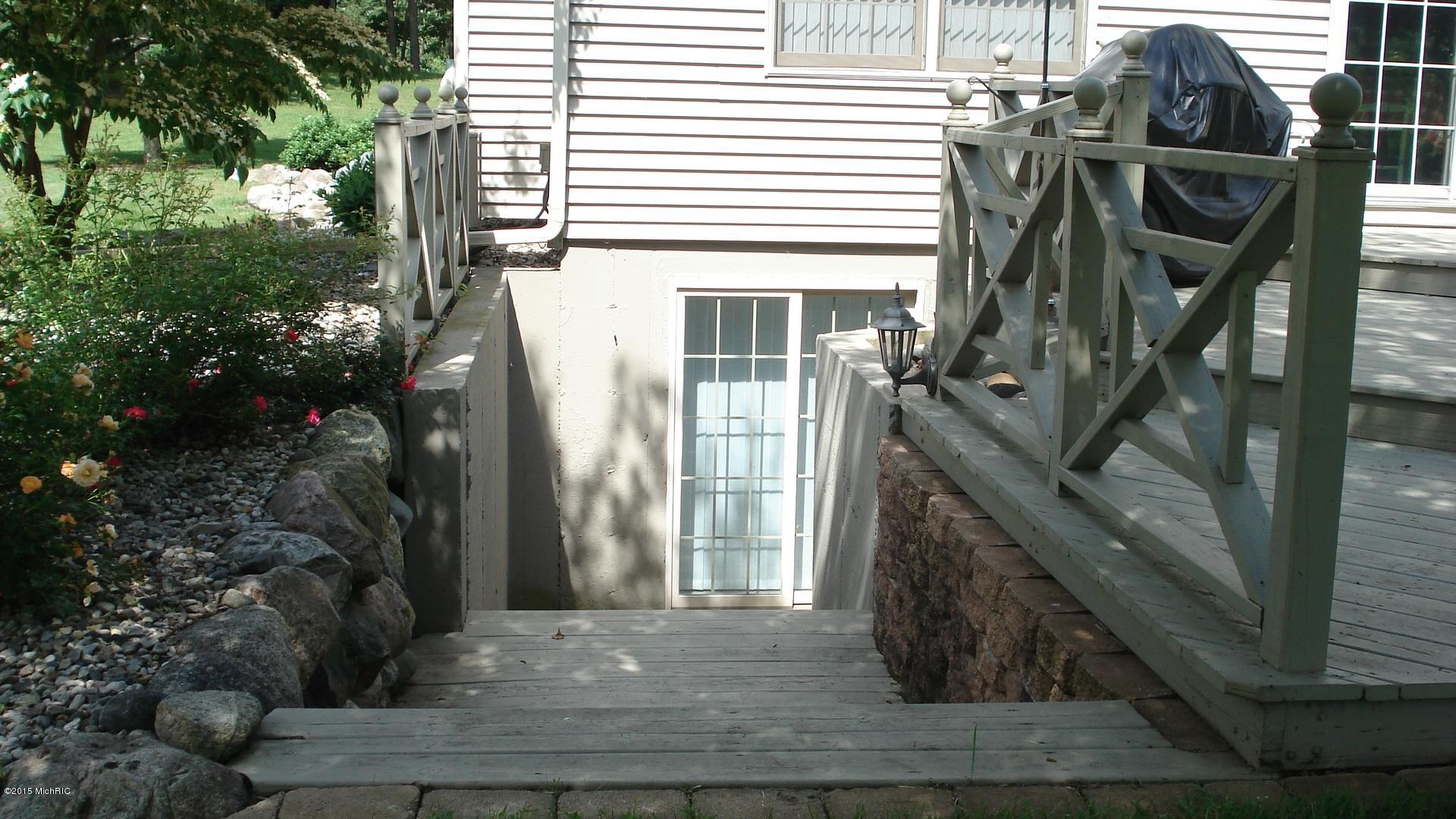 1205 Nichols Road Benton Harbor, MI 49022 - Photo 6 of 40 017