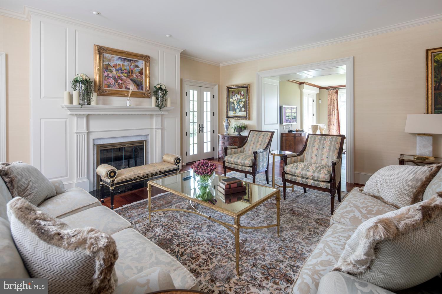 556 South Waterloo Road Devon, PA 19333 - Photo 5 of 27 Living Room